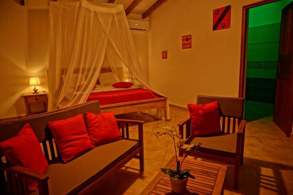 Ti Coin Relax Bungalow Vue Mer Piscine Privee サン・フランソワ エクステリア 写真